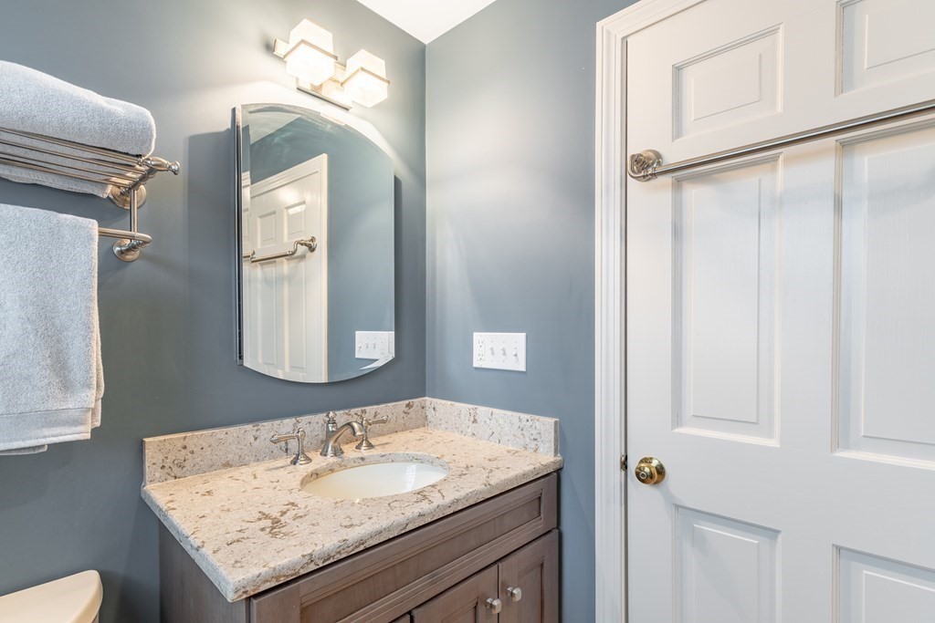 32 Ledgeview Drive Norwood, MA 02062 - Photo 16 of 27