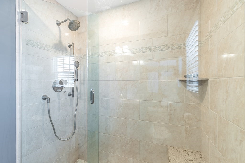 32 Ledgeview Drive Norwood, MA 02062 - Photo 17 of 27