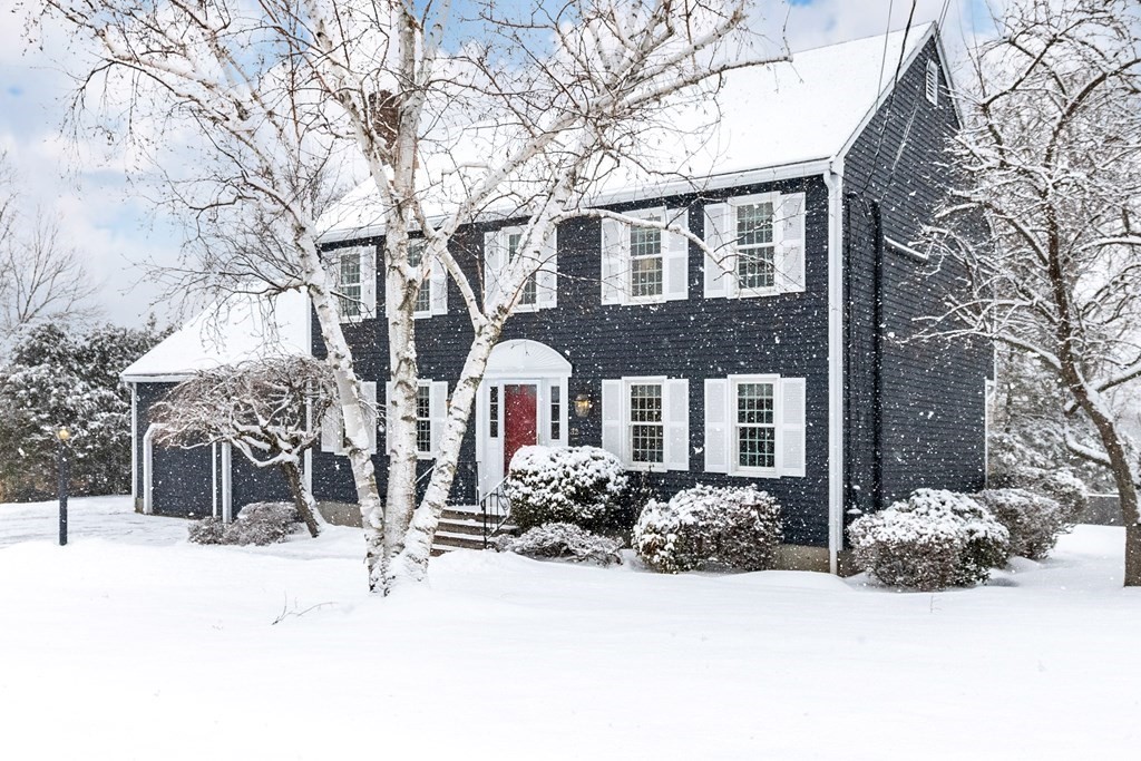 32 Ledgeview Drive Norwood, MA 02062 - Photo 2 of 27