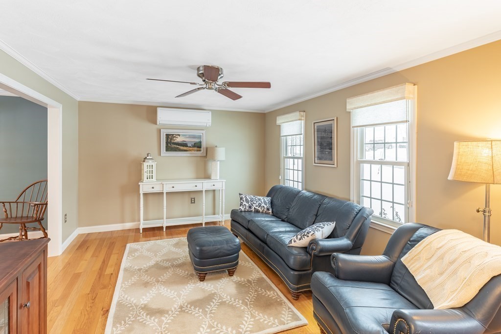 32 Ledgeview Drive Norwood, MA 02062 - Photo 4 of 27