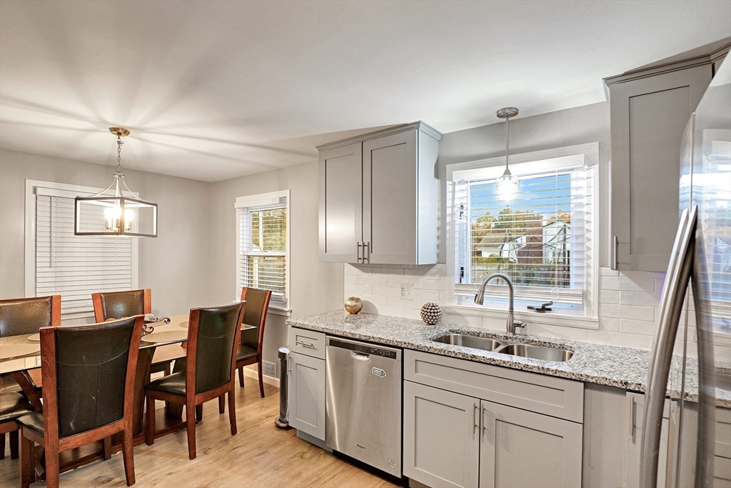 161 Fernbank Road Springfield, MA 01129 - Photo 2 of 23