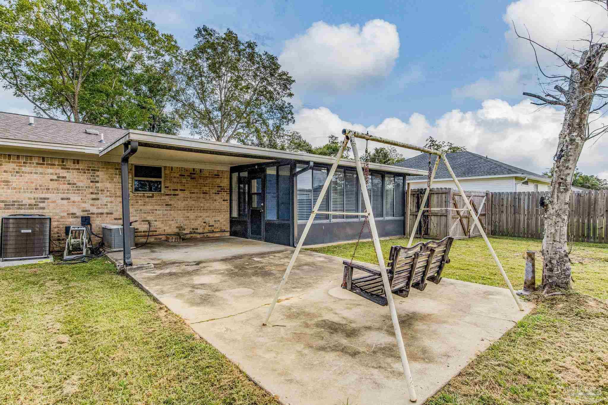 9719 Bridlewood Road Pensacola, FL 32526 - Photo 17 of 20