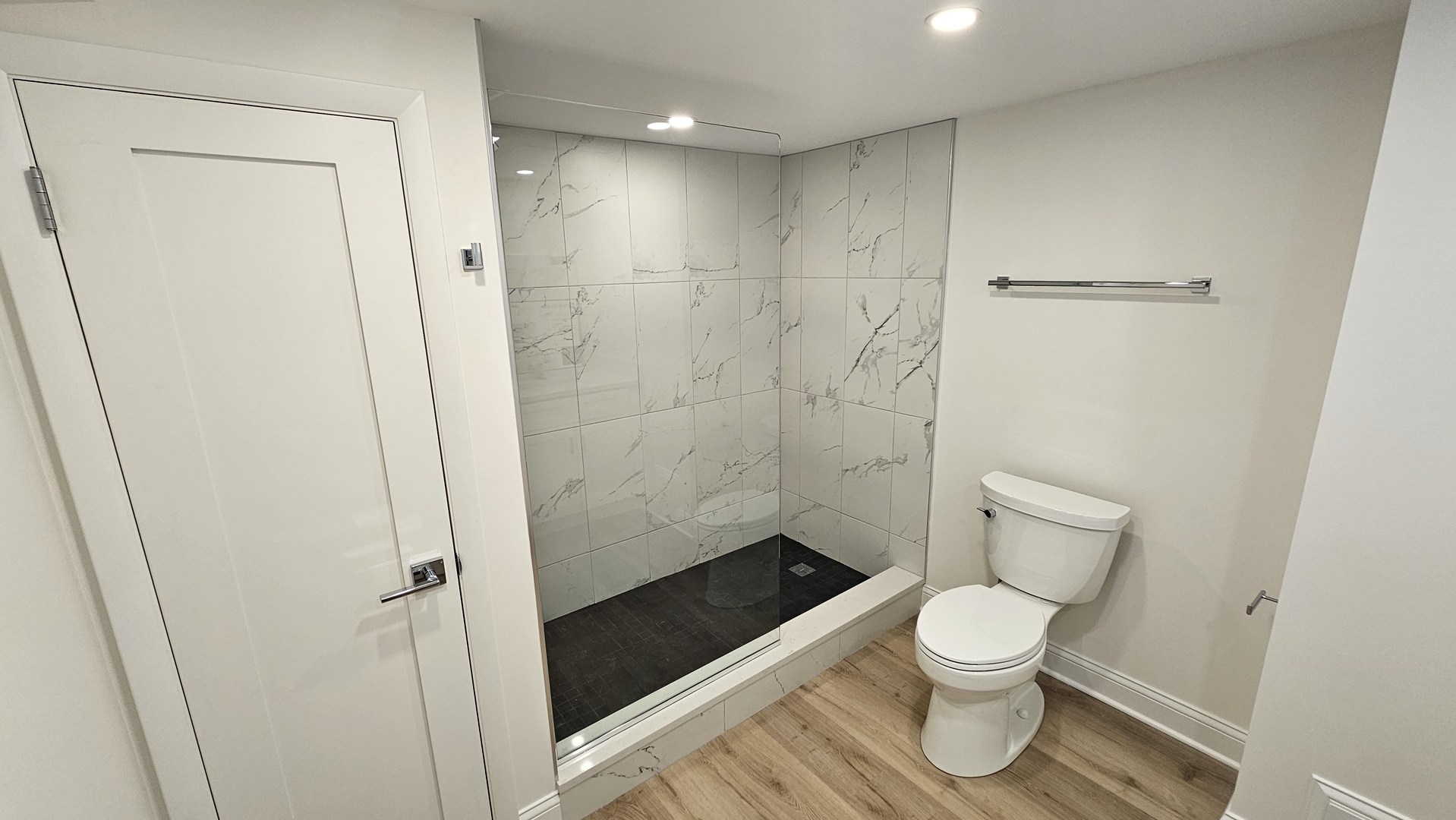 4533 North Keystone Avenue Chicago, IL 60630 - Photo 14 of 23