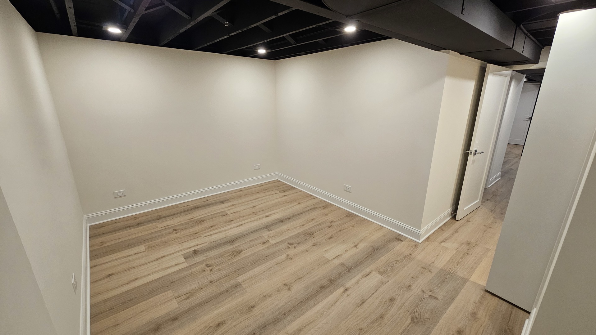 4533 North Keystone Avenue Chicago, IL 60630 - Photo 18 of 23