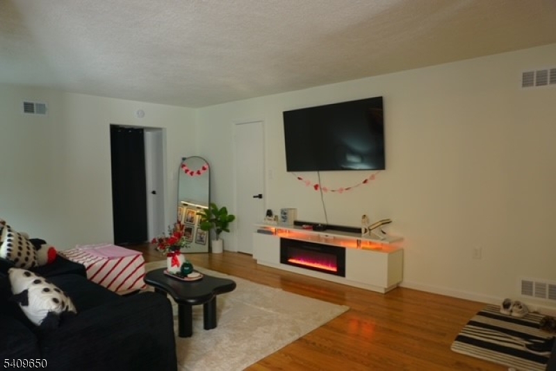 2007 Stonegate Lane Stanhope, NJ 07874 - Photo 3 of 17