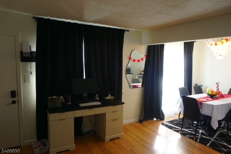 2007 Stonegate Lane Stanhope, NJ 07874 - Photo 5 of 17