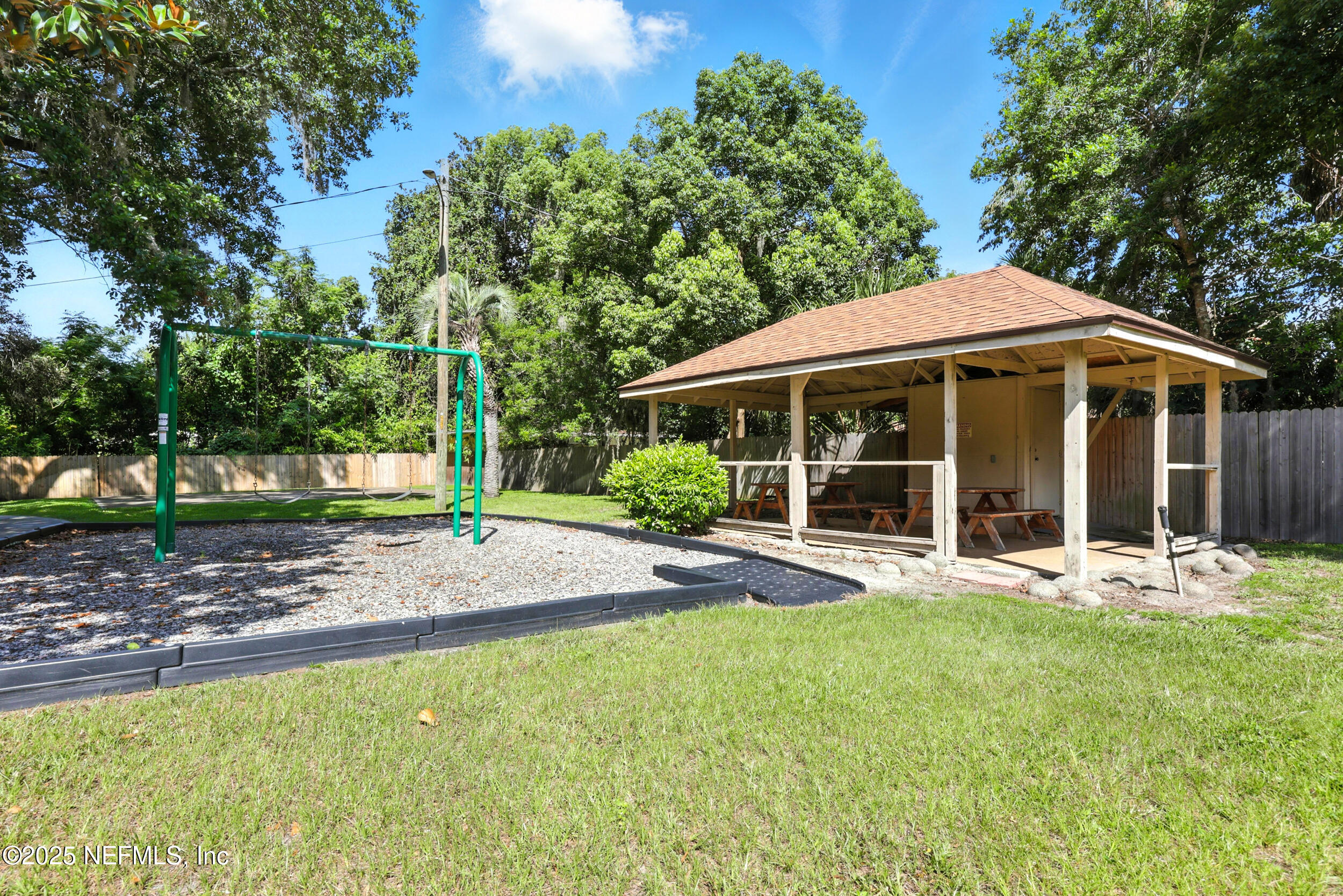 4836 Atlantic Boulevard, Unit 104 Jacksonville, FL 32207 - Photo 18 of 24 Play area
