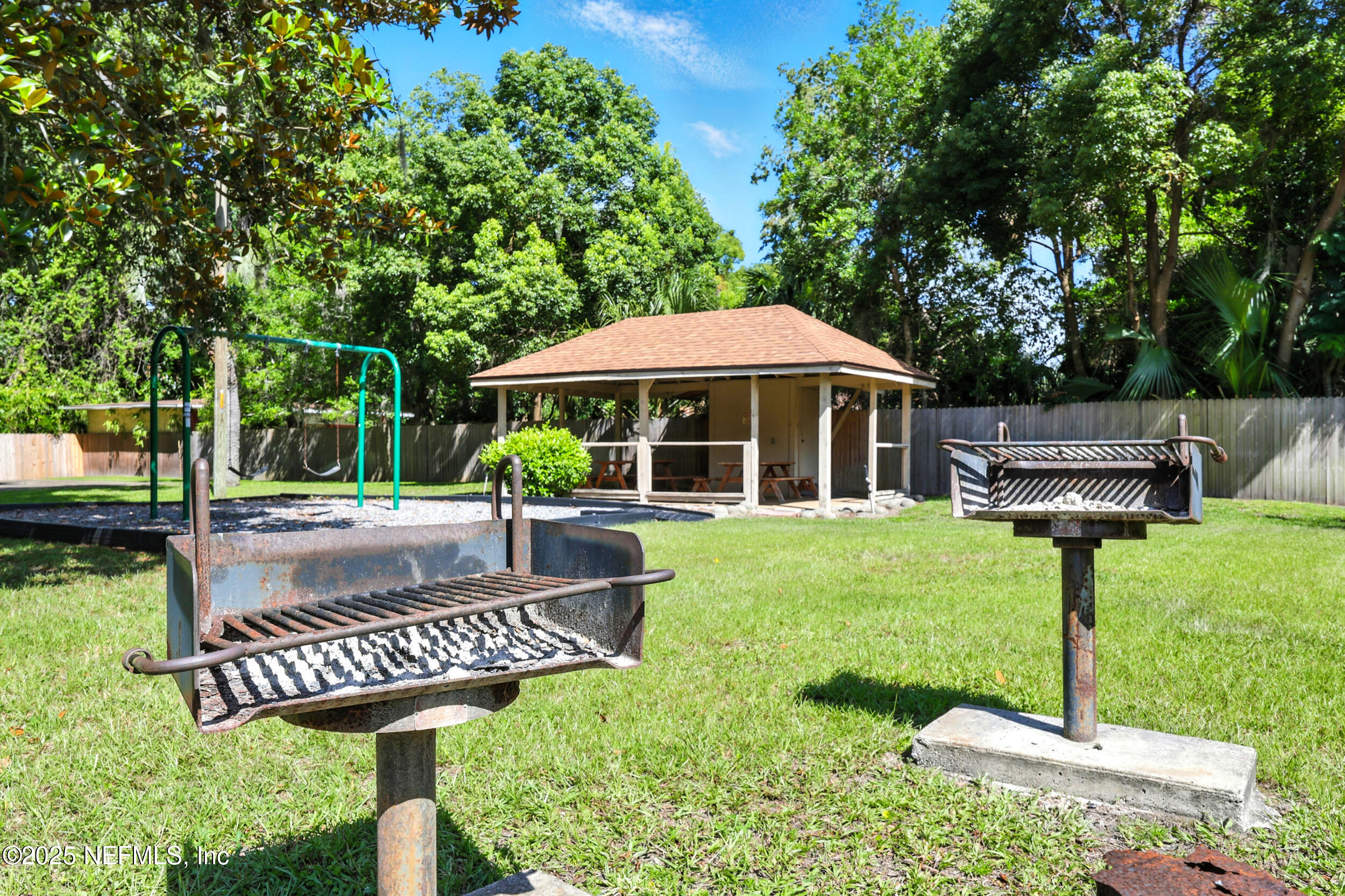 4836 Atlantic Boulevard, Unit 104 Jacksonville, FL 32207 - Photo 20 of 24 Grilling area