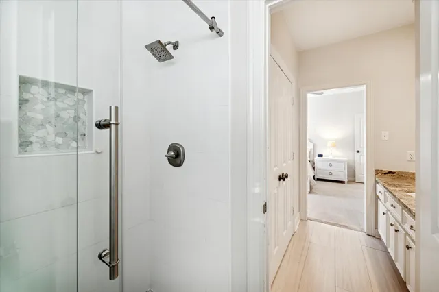 a en suite bathroom with a shower