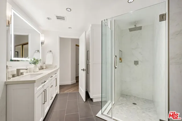 $1,075,000 | 1630 South Bentley Avenue, Unit 202, Los Angeles, CA 90025