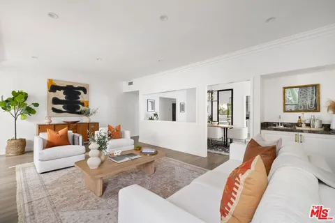 $1,075,000 | 1630 South Bentley Avenue, Unit 202, Los Angeles, CA 90025