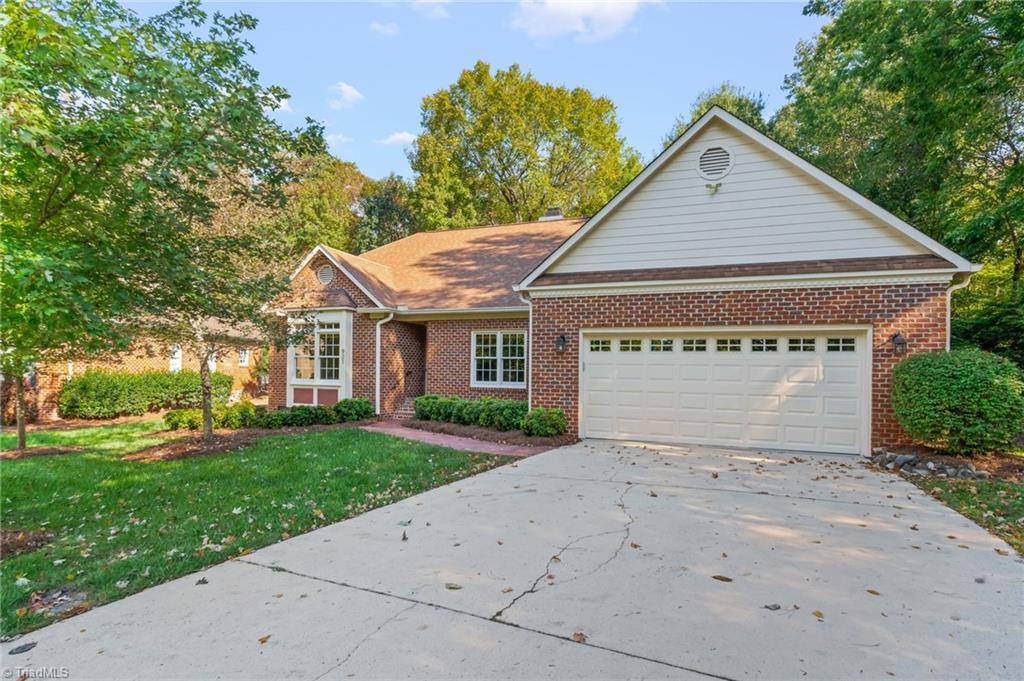 921 Flicker Lane High Point, NC 27262 - Photo 2 of 34