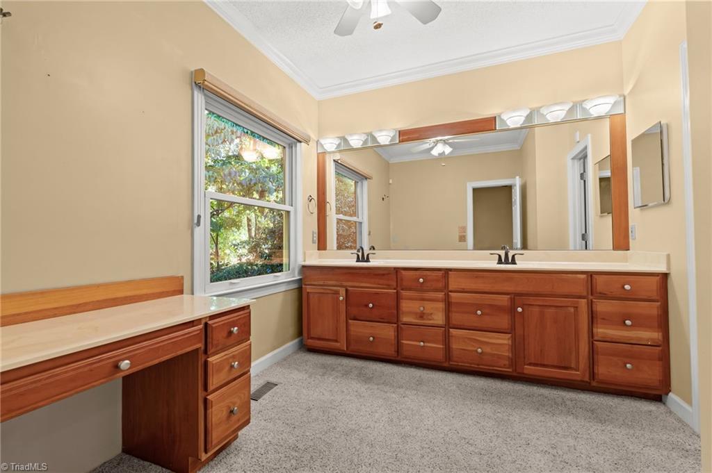 921 Flicker Lane High Point, NC 27262 - Photo 23 of 34