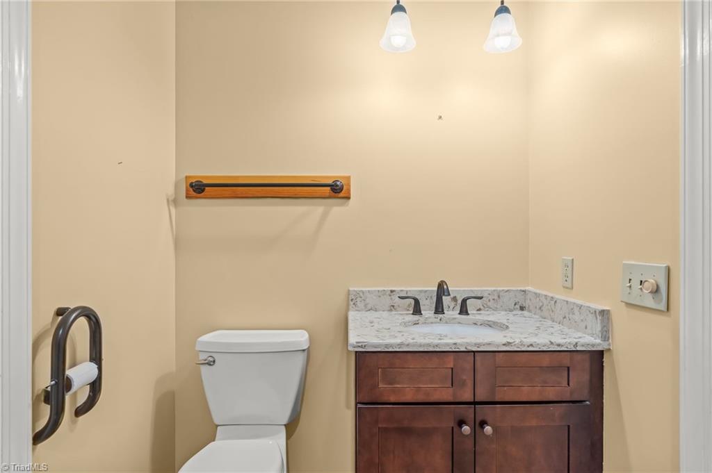 921 Flicker Lane High Point, NC 27262 - Photo 28 of 34