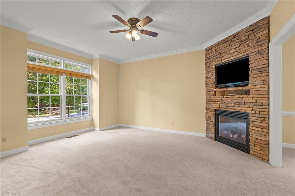 921 Flicker Lane High Point, NC 27262 - Photo 8 of 34