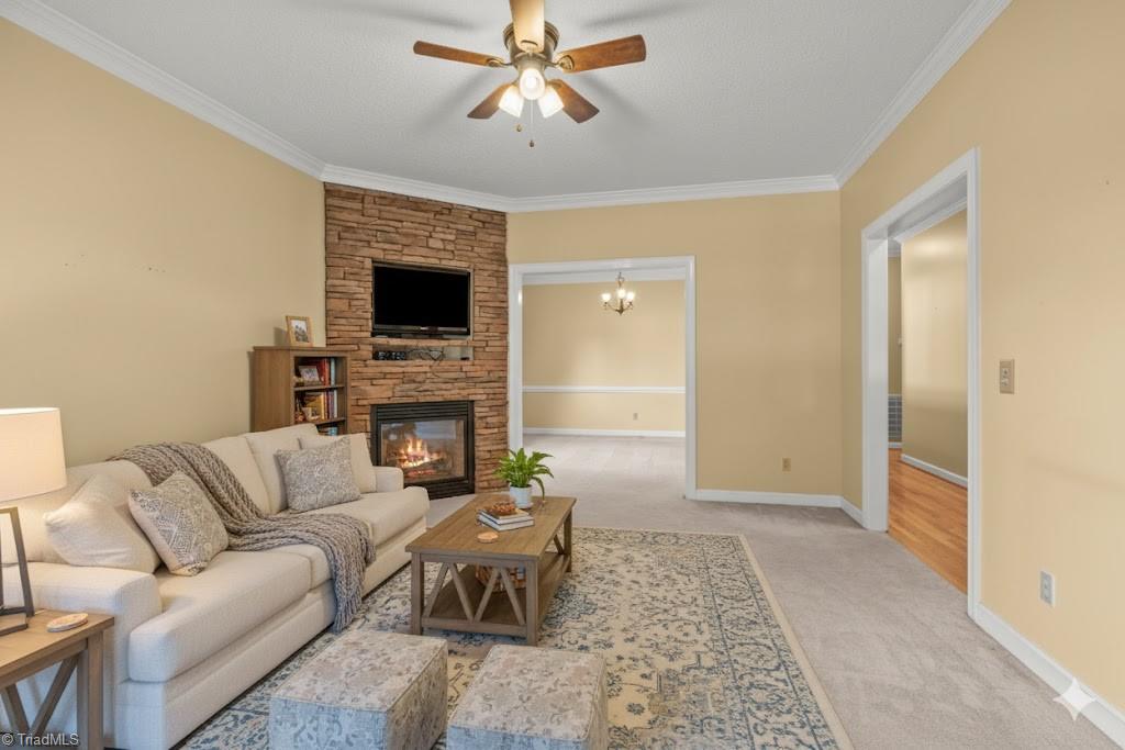 921 Flicker Lane High Point, NC 27262 - Photo 9 of 34 Virtually Staged