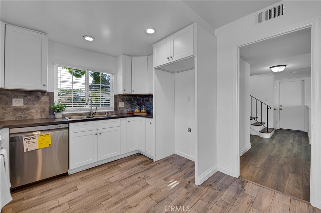 2104 Lysander Avenue Simi Valley, CA 93065 - Photo 12 of 36