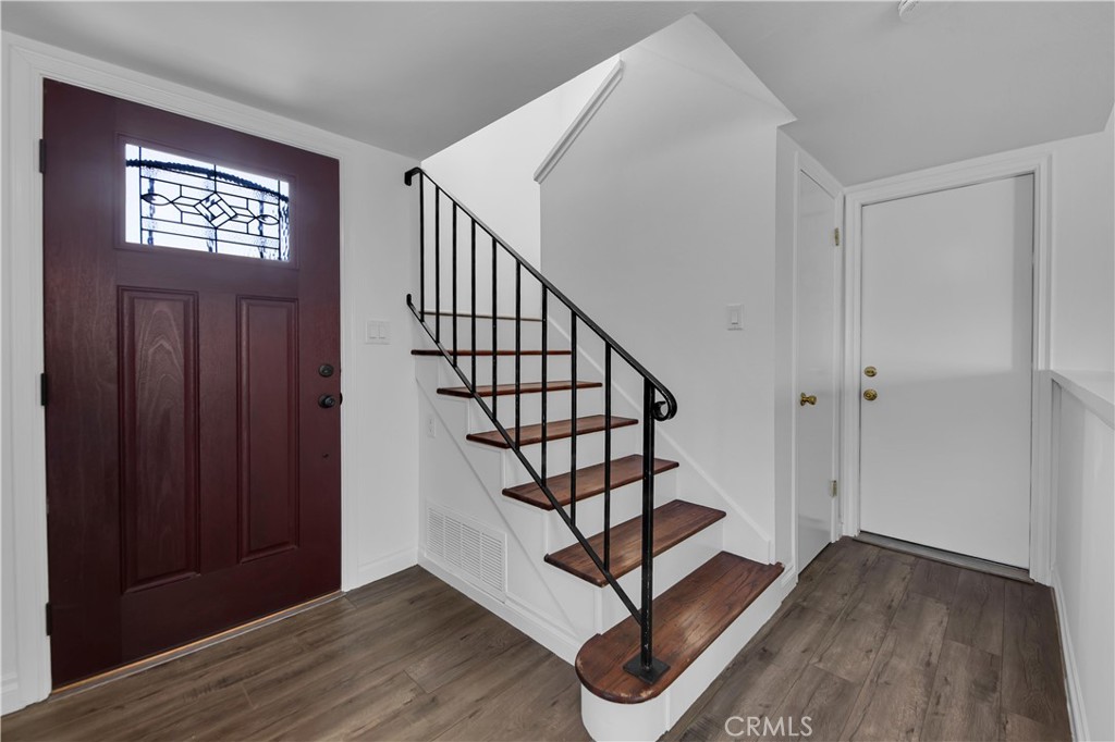 2104 Lysander Avenue Simi Valley, CA 93065 - Photo 14 of 36