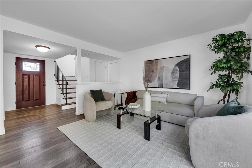 2104 Lysander Avenue Simi Valley, CA 93065 - Photo 4 of 36