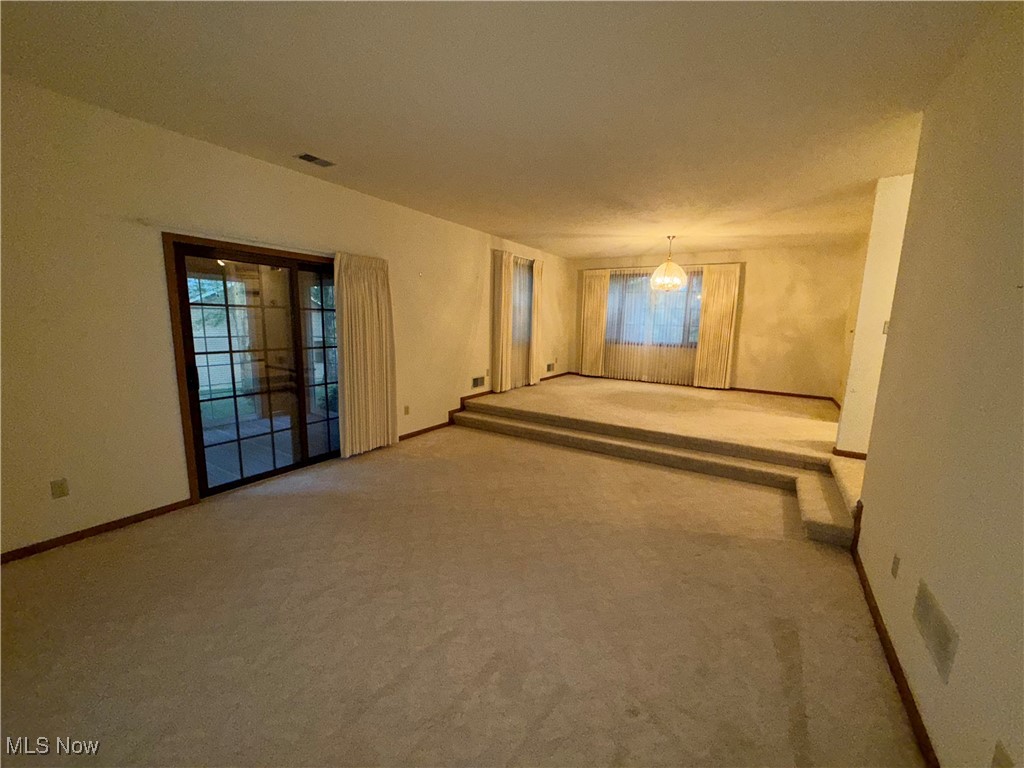 972 Perkins Jones Road Northeast Warren, OH 44483 - Photo 7 of 25 Gallery Image 7
