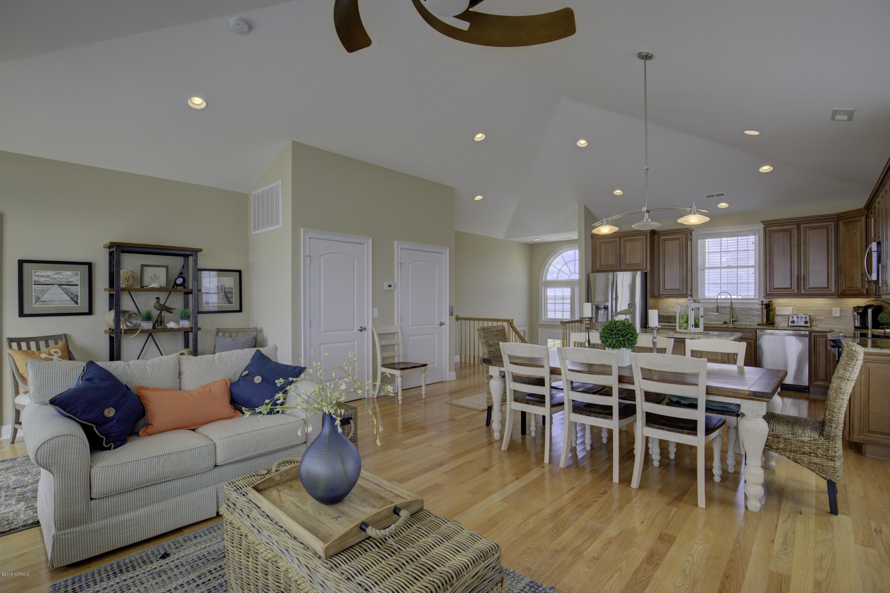 706 New River Inlet Road North Topsail Beach, NC 28460 - Photo 27 of 53 706 NRIR - Interiors_27