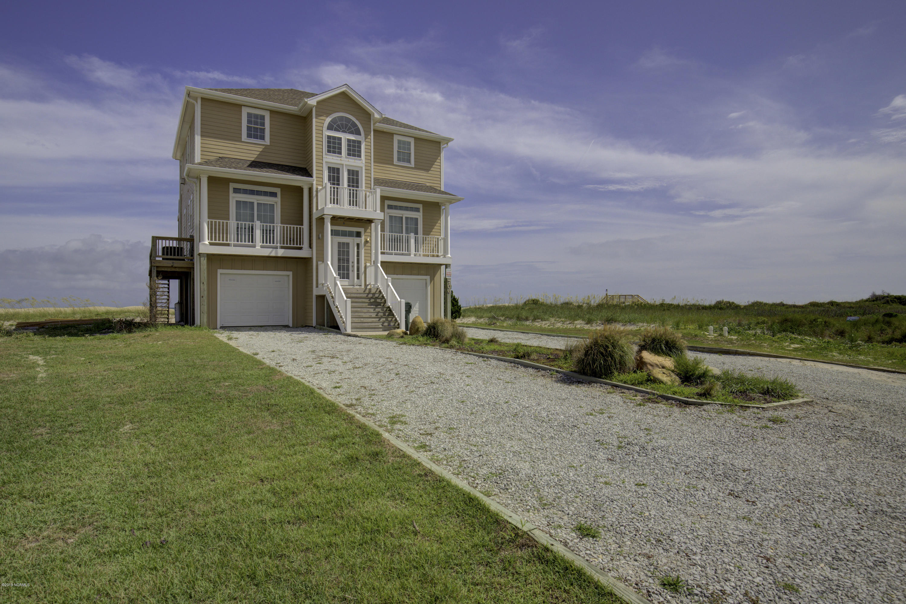 706 New River Inlet Road North Topsail Beach, NC 28460 - Photo 5 of 53 706 NRIR - Interiors_4