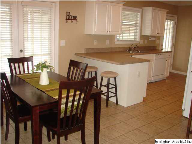 178 Silverstone Lane Alabaster, AL 35007 - Photo 7 of 30