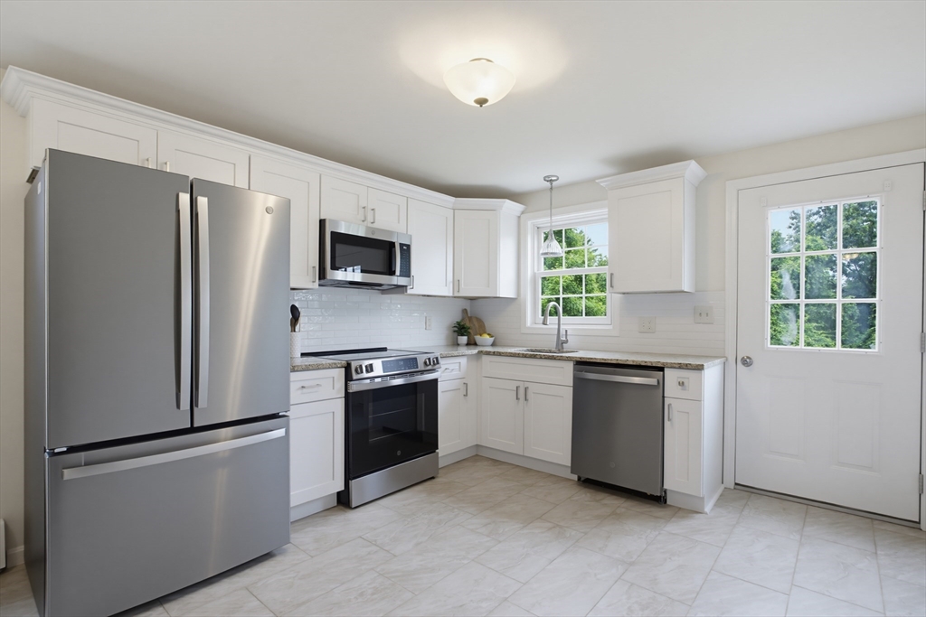 290 Bemis Road Warren, MA 01585 - Photo 8 of 33