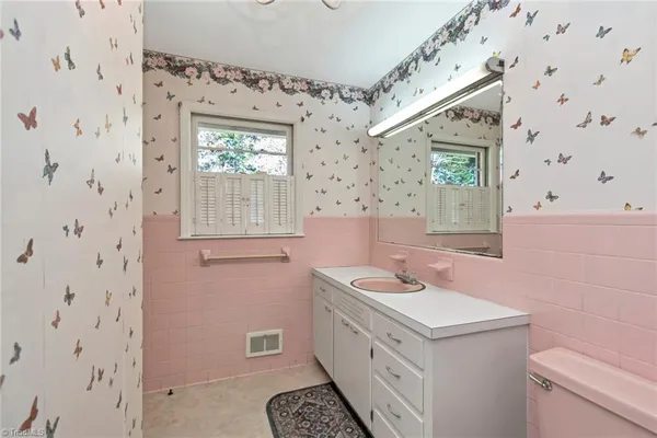 $318,000 | 1871 Boone Trail, North Wilkesboro, NC 28659