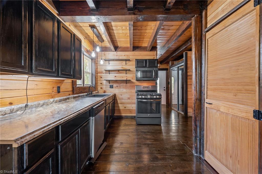 256 Bear Road Madison, NC 27025 - Photo 13 of 50