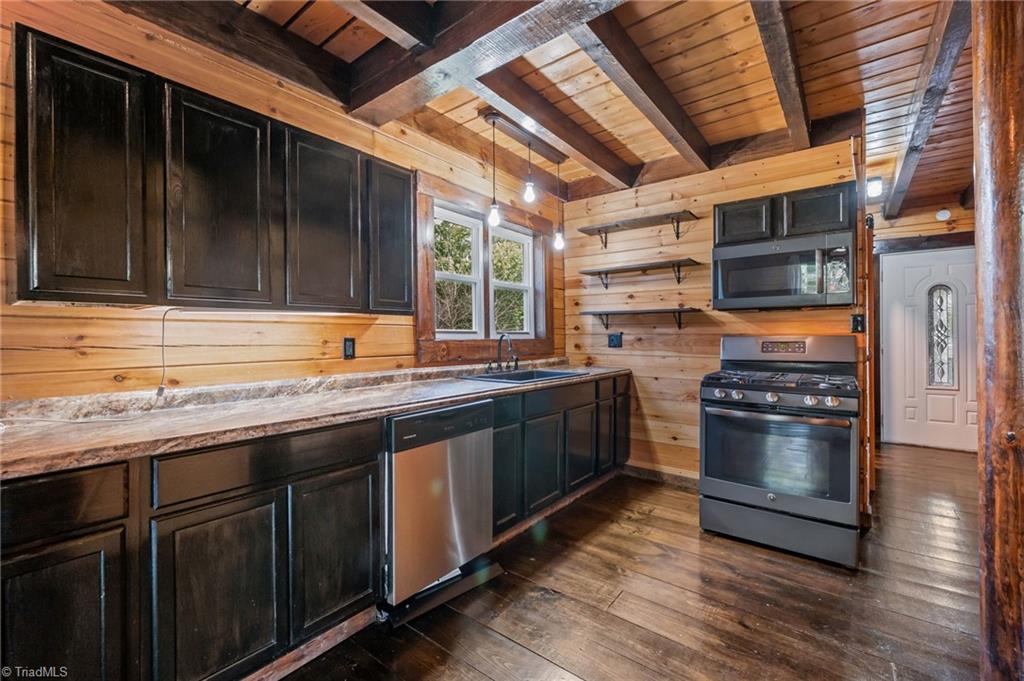 256 Bear Road Madison, NC 27025 - Photo 14 of 50