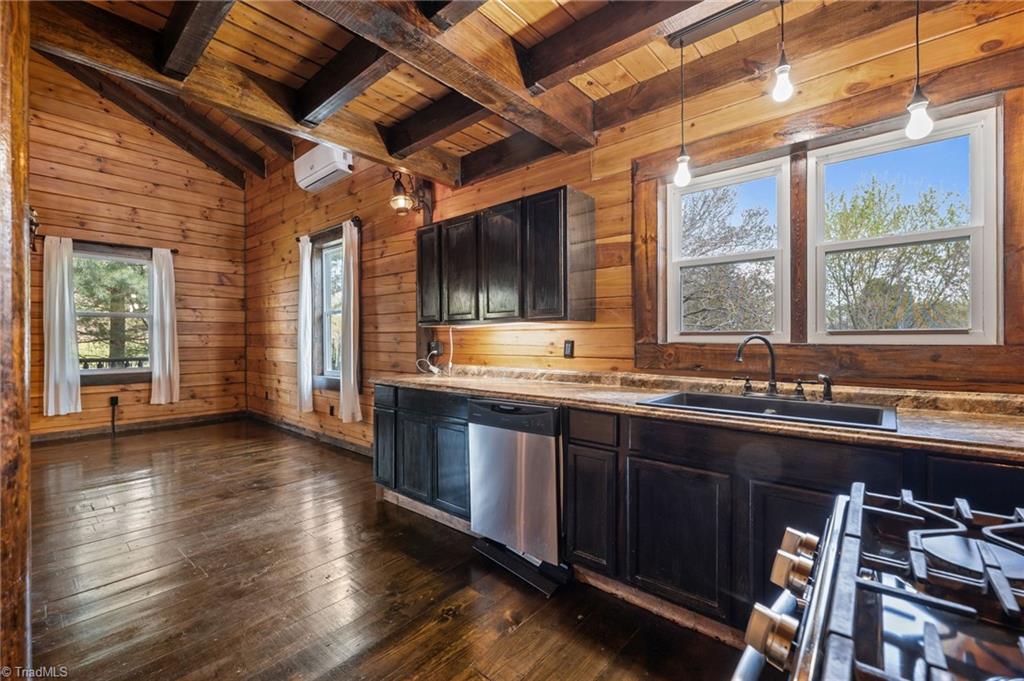 256 Bear Road Madison, NC 27025 - Photo 15 of 50