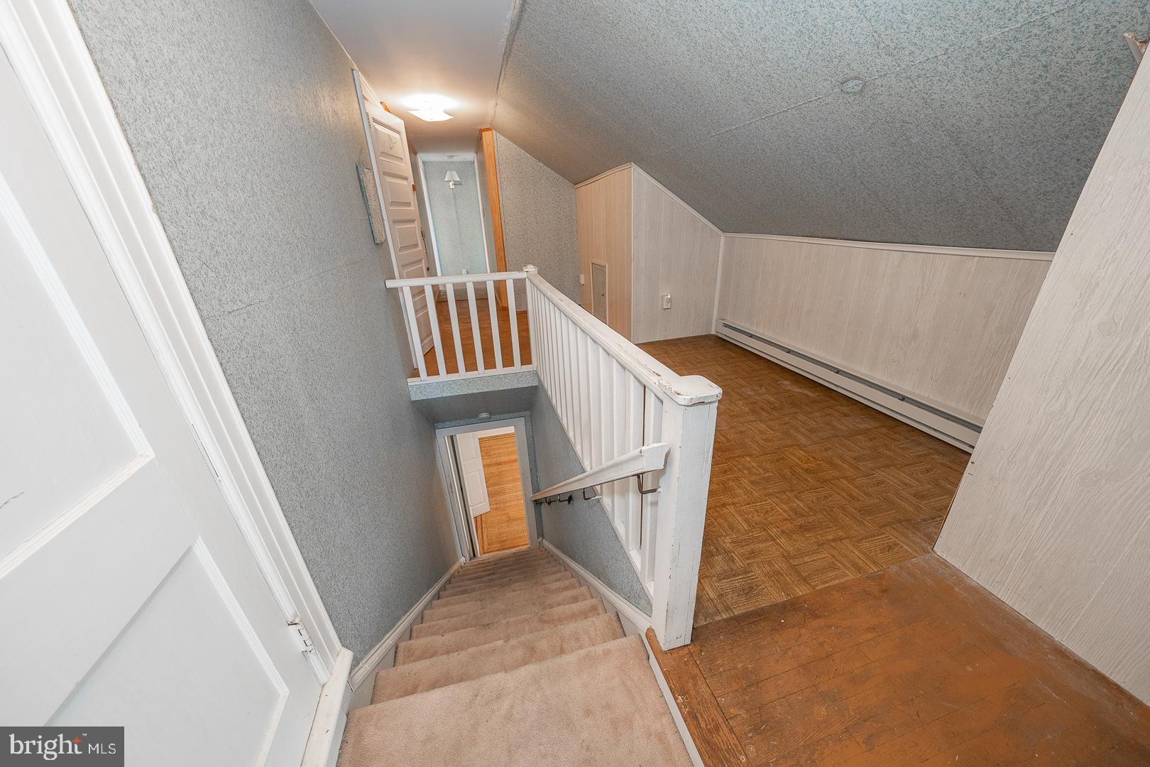 63 Barren Road Newtown Square, PA 19073 - Photo 31 of 52 Second floor hallway