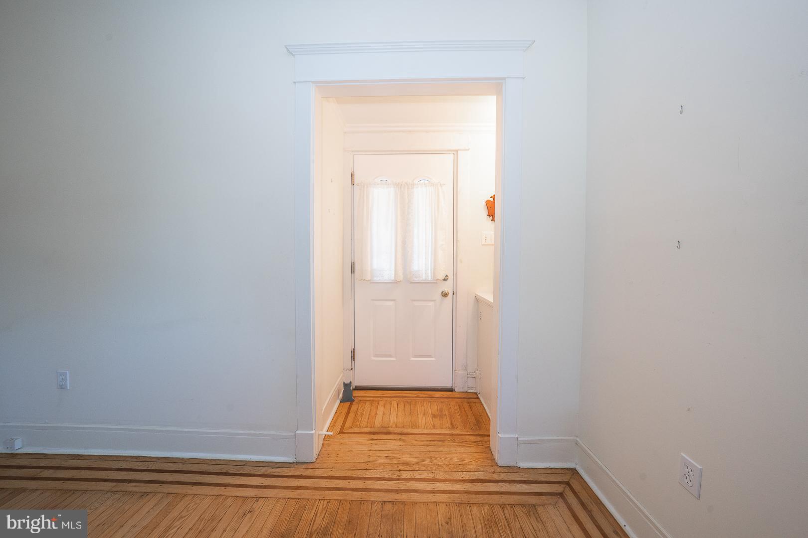 63 Barren Road Newtown Square, PA 19073 - Photo 5 of 52 Entry vestibule