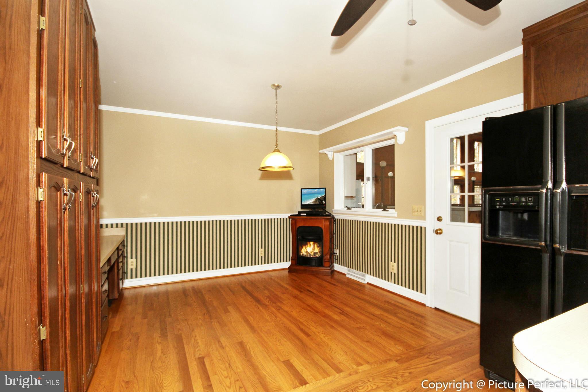 4919 Sundown Road Laytonsville, MD 20882 - Photo 15 of 30 Kitchen