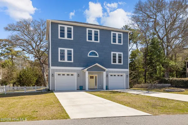 $899,000 | 310 Lord Berkley Drive, Emerald Isle, NC 28594