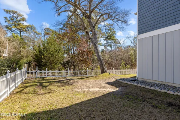 $899,000 | 310 Lord Berkley Drive, Emerald Isle, NC 28594