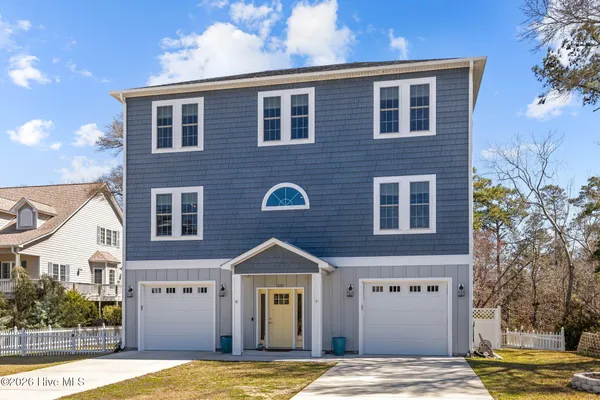 $899,000 | 310 Lord Berkley Drive, Emerald Isle, NC 28594