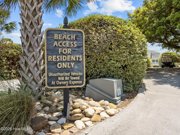 $899,000 | 310 Lord Berkley Drive, Emerald Isle, NC 28594