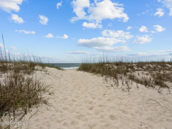 $899,000 | 310 Lord Berkley Drive, Emerald Isle, NC 28594