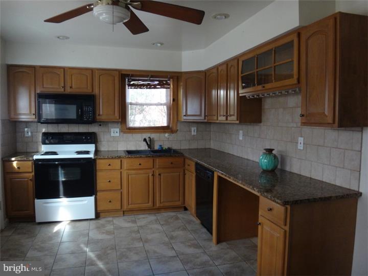231 West Providence Road Aldan, PA 19018 - Photo 7 of 21 Kitchen