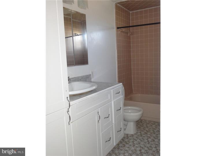 231 West Providence Road Aldan, PA 19018 - Photo 10 of 21 Bathroom