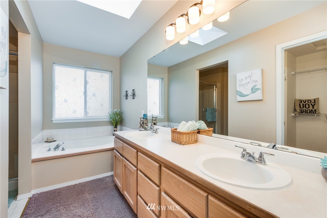 3418 201st Place Southeast Bothell, WA 98012 - Photo 17 of 25