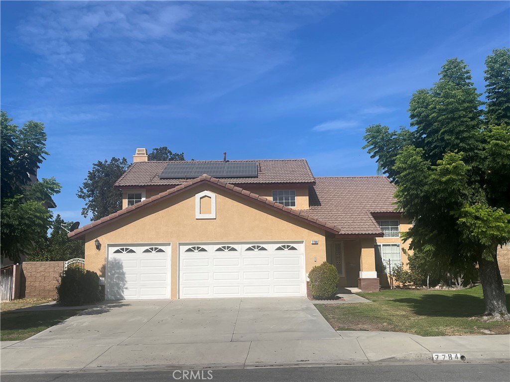 7784 Silver Buckle Road Highland, CA 92346 - Photo 2 of 11 a view of a big building