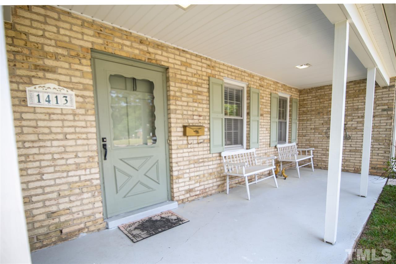 Rocking chair ready! Enjoy some afternoon sweet tea!