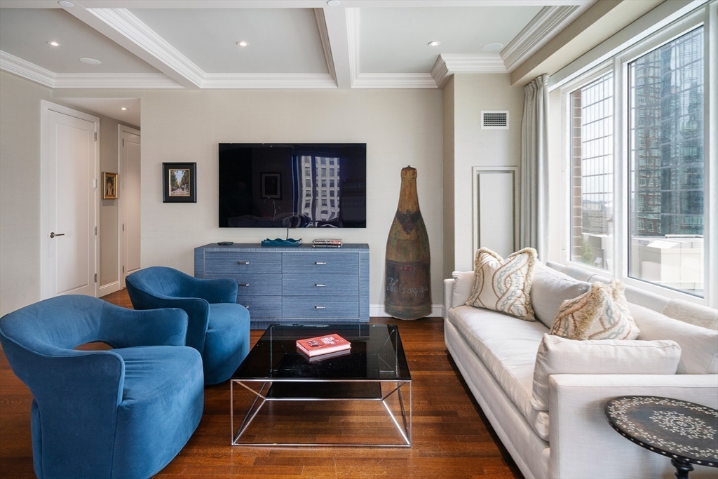 400 Stuart Street, Unit 20A Boston, MA 02116 - Photo 5 of 26