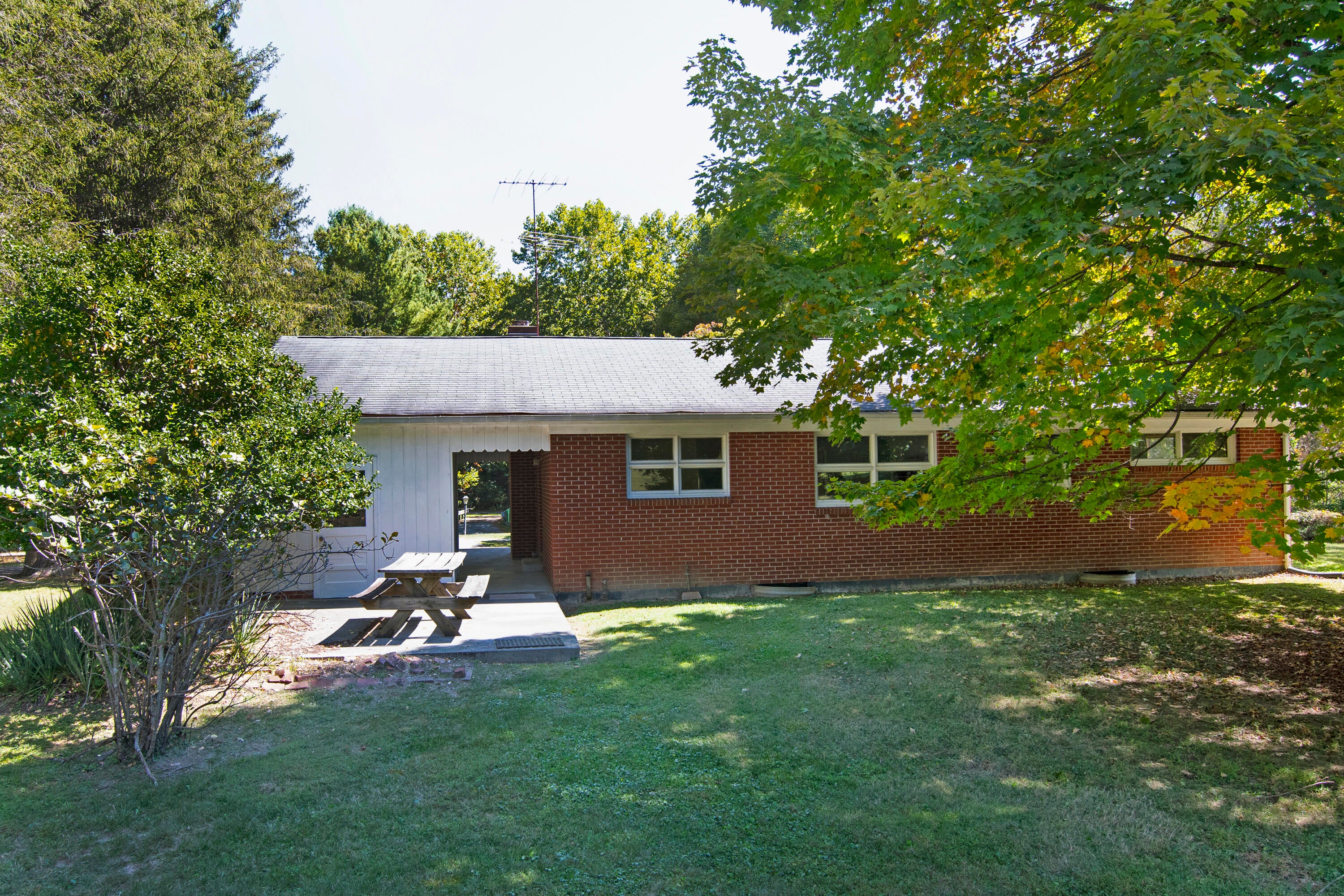 155 Dickson Road Caldwell, WV 24925 - Photo 65 of 78 Gallery Image 65