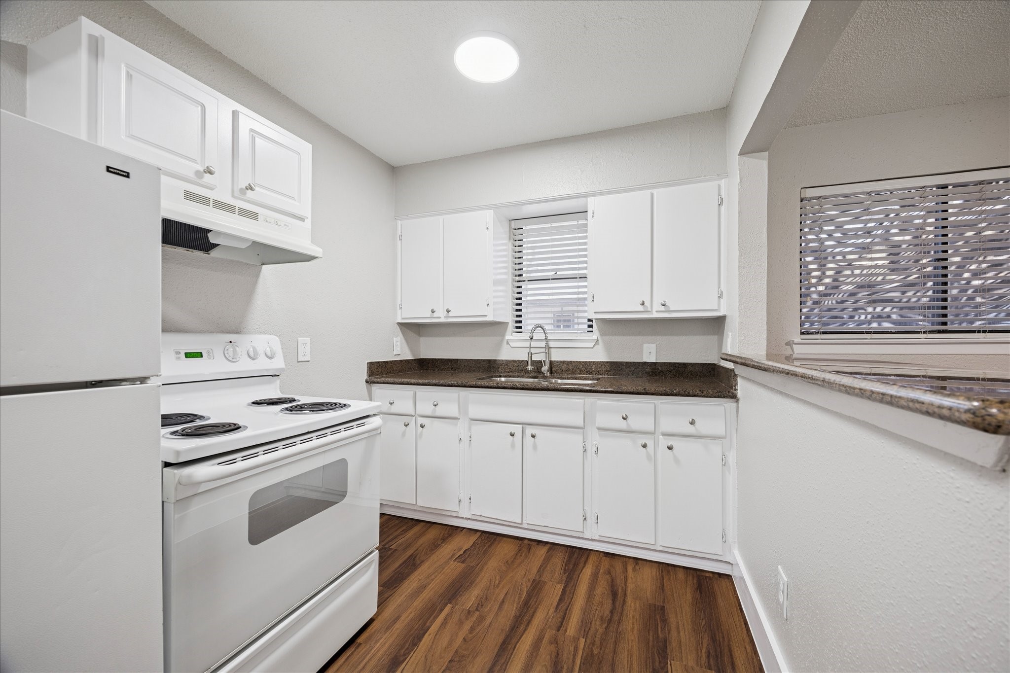 405 Hawthorne Street, Unit 5 Houston, TX 77006 - Photo 5 of 10