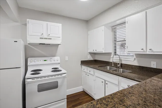 $995 | 405 Hawthorne Street, Unit 5, Houston, TX 77006