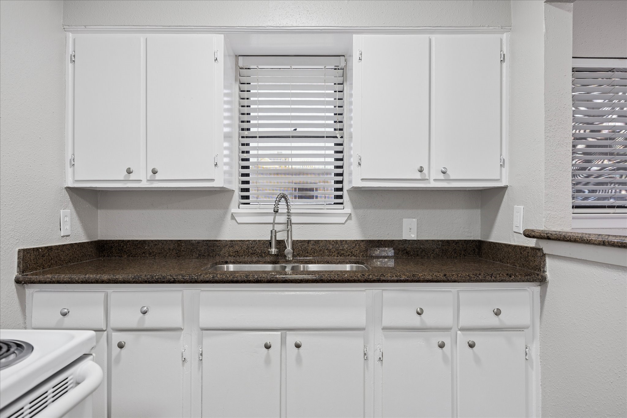 405 Hawthorne Street, Unit 5 Houston, TX 77006 - Photo 7 of 10